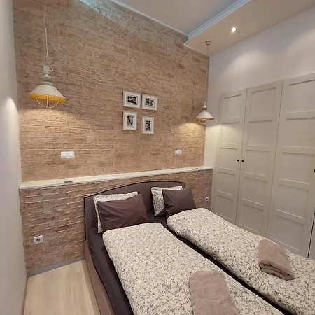 2 Separated Apts In 1 Price! Unique Downtown Views Apartment Budapest